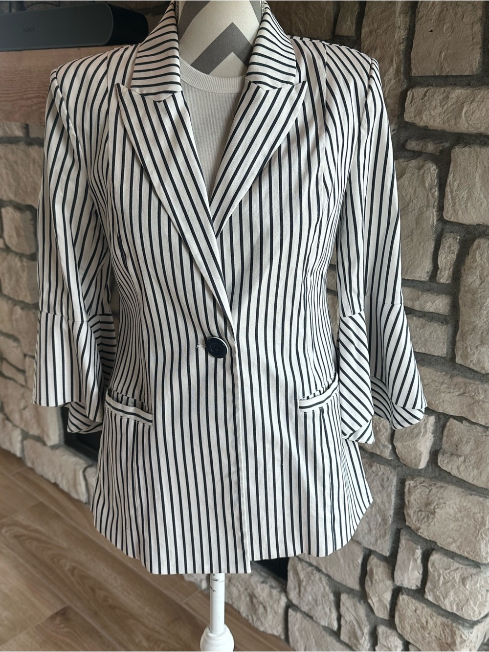 Cabi Ticking Stripe Nautical Bell Sleeve Blazer Size 4